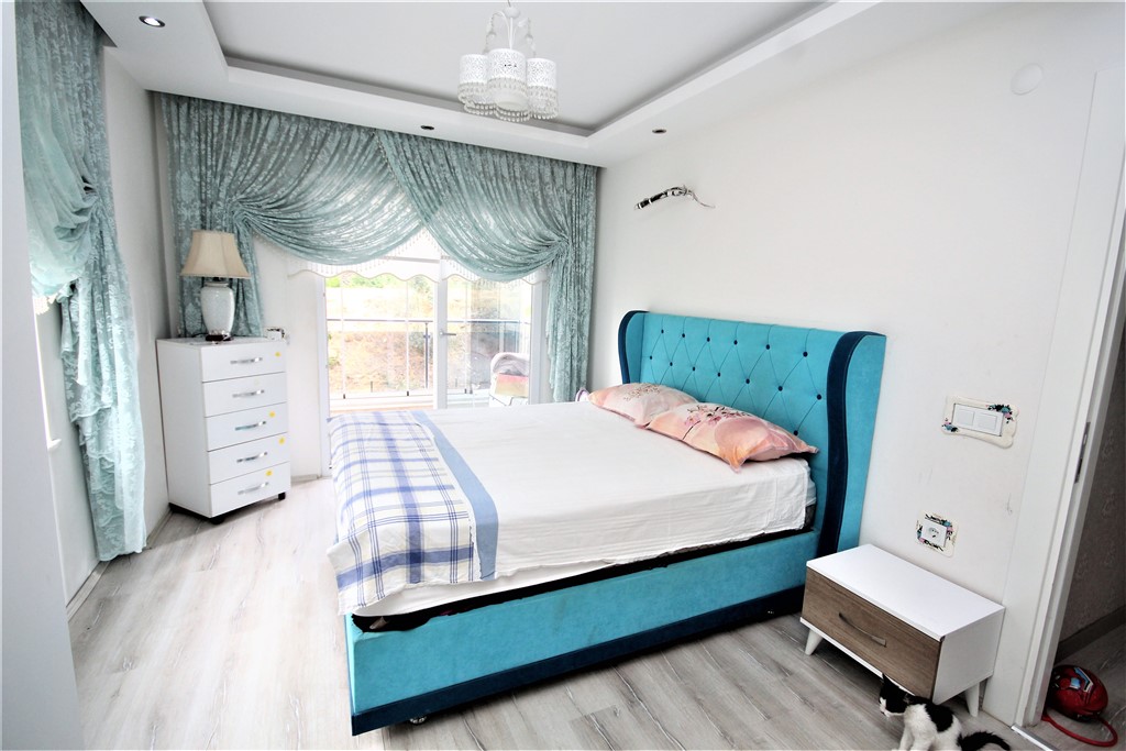 Квартира 3+1 с отдельной кухней в Джикджилли, Алания