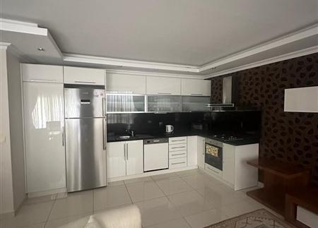 Меблированная квартира 2+1 в современном комплексе в Алании