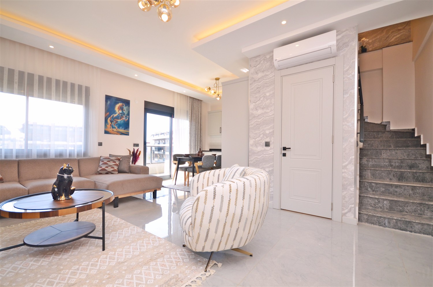 Готовый к проживанию дуплекс 2+1 в районе Оба