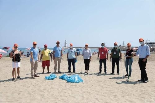 В Аланье идет уборка на пляжах и не только